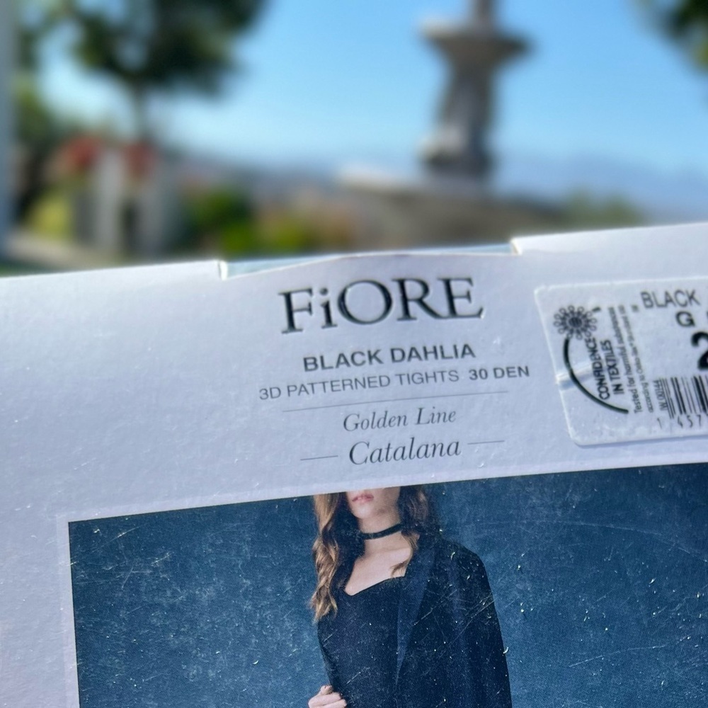 FiORE Golden Line Black Dahlia 30 Denier Luxury Tights Size 2 - Picture 3 of 5